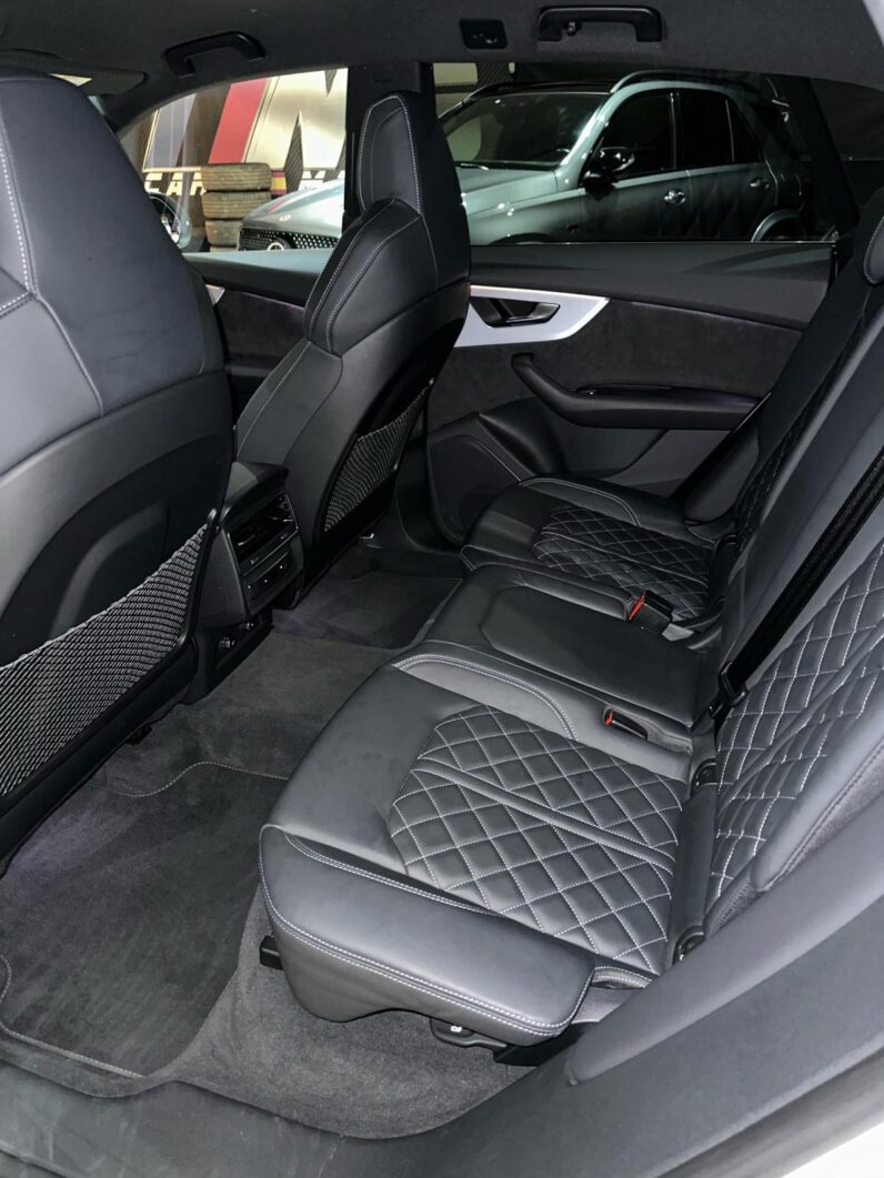 
								AUDI Q8 55 TFSIe S Line Plus full									