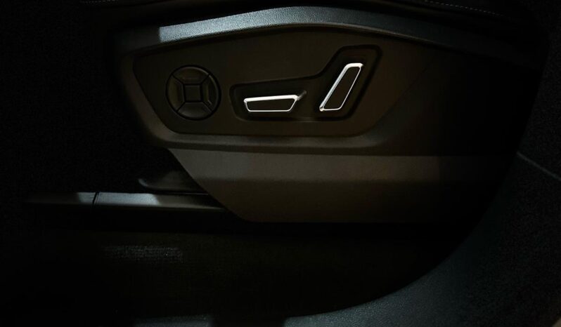 
								AUDI Q8 55 TFSIe S Line Plus full									