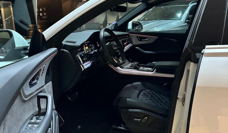 
								AUDI Q8 55 TFSIe S Line Plus full									