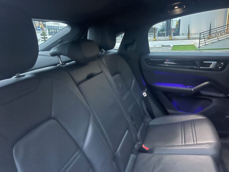 
								PORSCHE CAYENNE COUPÉ E HYBRIDO PLATINUM EDITION full									