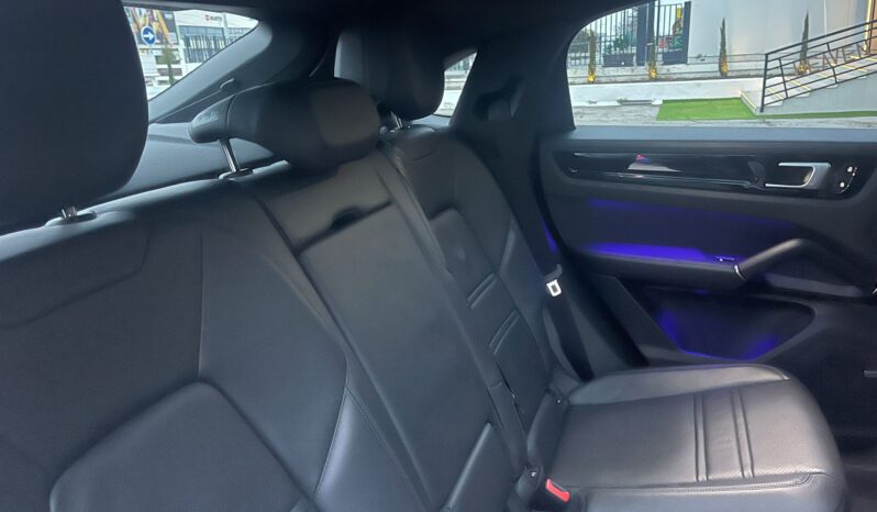 
								PORSCHE CAYENNE COUPÉ E HYBRIDO PLATINUM EDITION full									