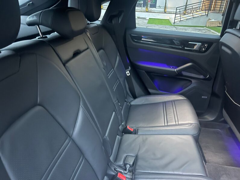 
								PORSCHE CAYENNE COUPÉ E HYBRIDO PLATINUM EDITION full									