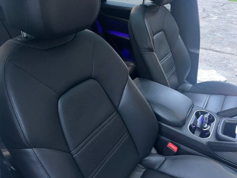 
								PORSCHE CAYENNE COUPÉ E HYBRIDO PLATINUM EDITION full									