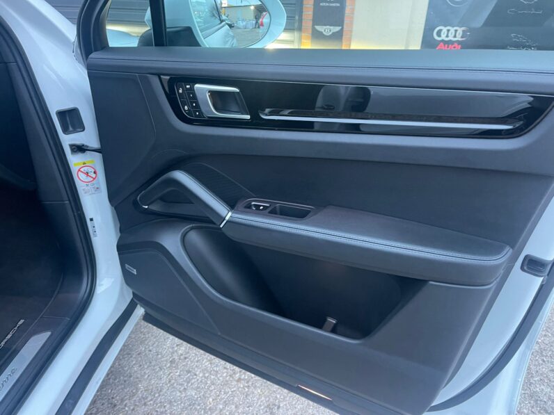 
								PORSCHE CAYENNE COUPÉ E HYBRIDO PLATINUM EDITION full									