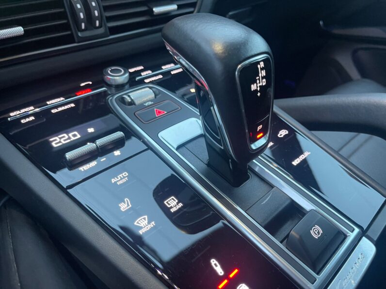 
								PORSCHE CAYENNE COUPÉ E HYBRIDO PLATINUM EDITION full									