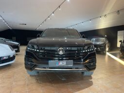 
										VOLKSWAGEN TOUAREG R LINE BLACK EDITION full									