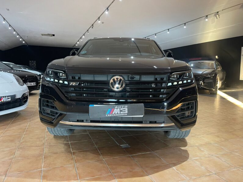 
								VOLKSWAGEN TOUAREG R LINE BLACK EDITION full									