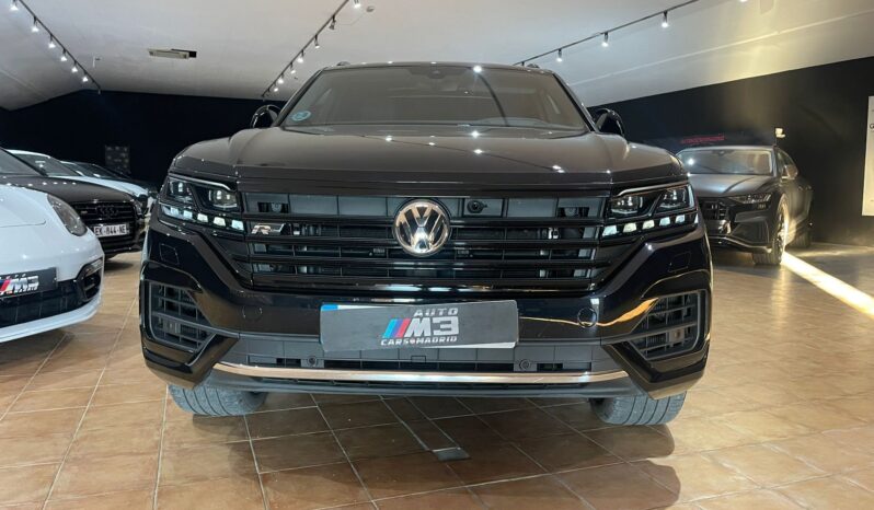 
								VOLKSWAGEN TOUAREG R LINE BLACK EDITION full									