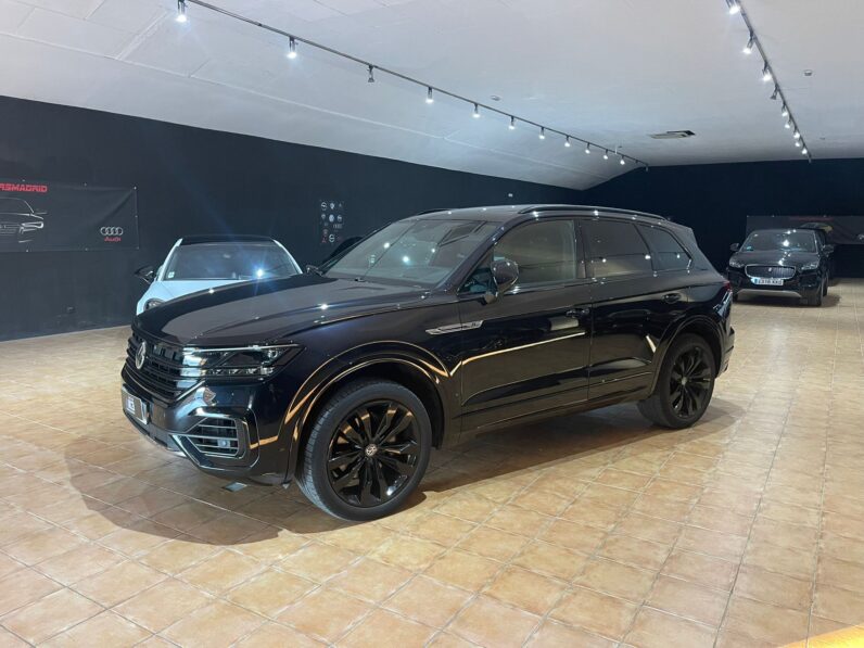 
								VOLKSWAGEN TOUAREG R LINE BLACK EDITION full									