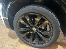 
										VOLKSWAGEN TOUAREG R LINE BLACK EDITION full									