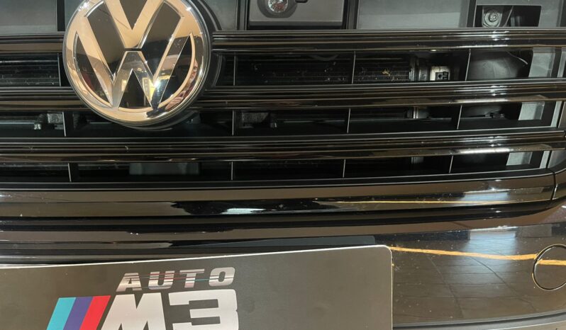 
								VOLKSWAGEN TOUAREG R LINE BLACK EDITION full									