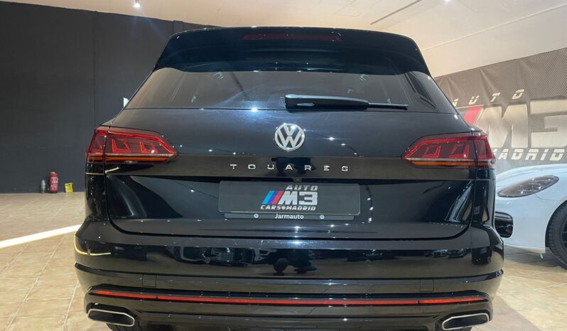 
								VOLKSWAGEN TOUAREG R LINE BLACK EDITION full									