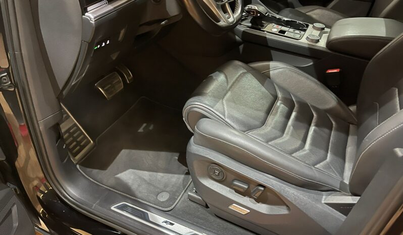 
								VOLKSWAGEN TOUAREG R LINE BLACK EDITION full									