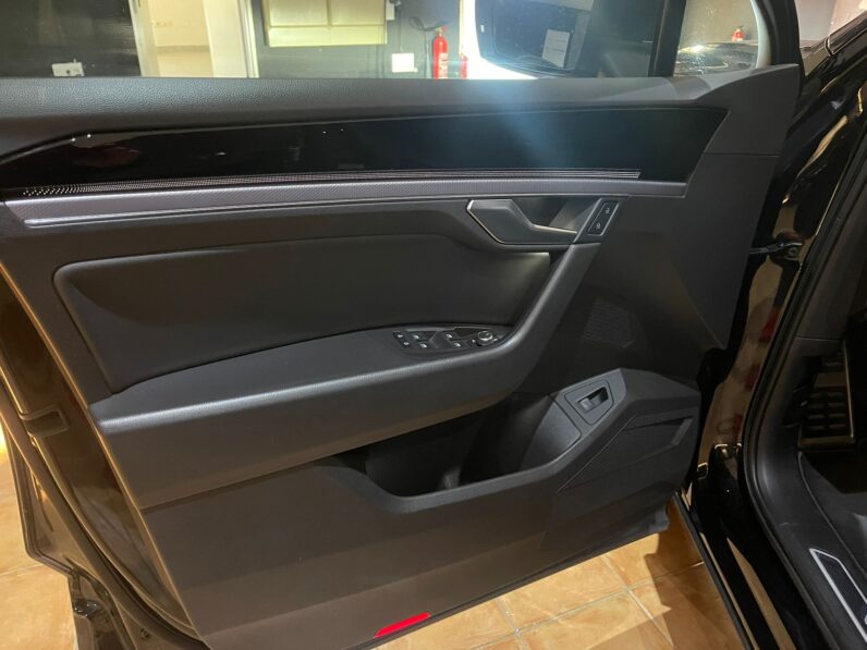 
								VOLKSWAGEN TOUAREG R LINE BLACK EDITION full									