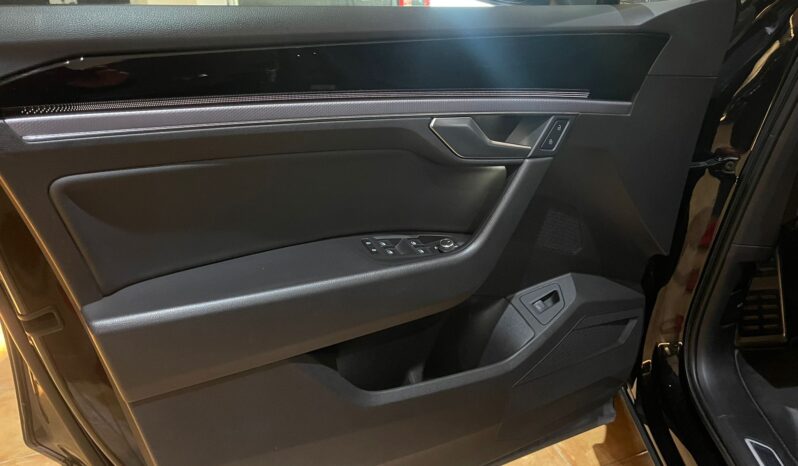 
								VOLKSWAGEN TOUAREG R LINE BLACK EDITION full									