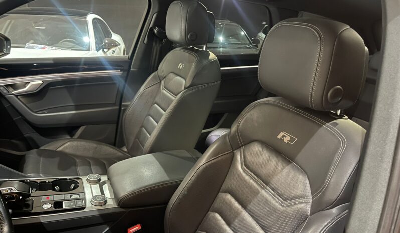 
								VOLKSWAGEN TOUAREG R LINE BLACK EDITION full									