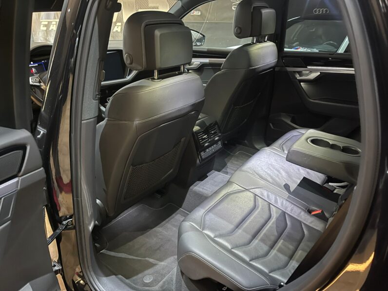 
								VOLKSWAGEN TOUAREG R LINE BLACK EDITION full									