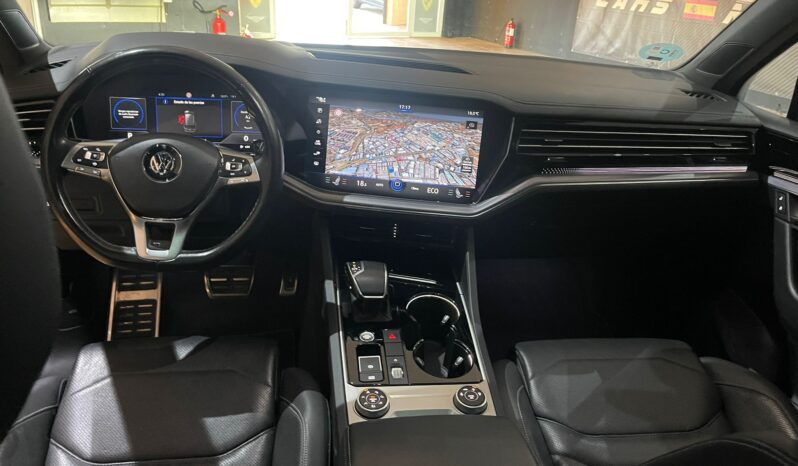 
								VOLKSWAGEN TOUAREG R LINE BLACK EDITION full									