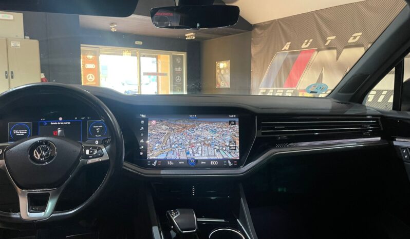 
								VOLKSWAGEN TOUAREG R LINE BLACK EDITION full									