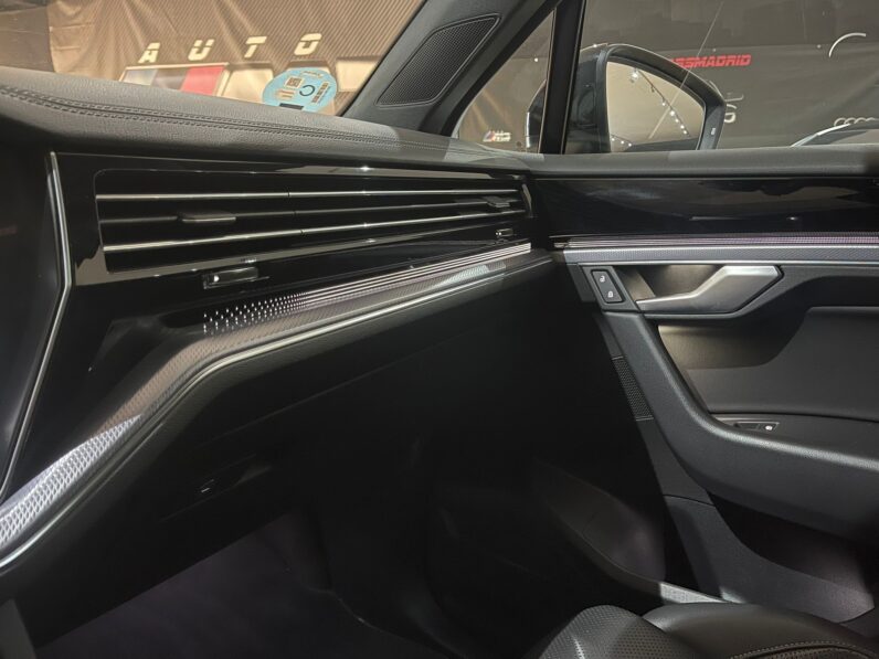 
								VOLKSWAGEN TOUAREG R LINE BLACK EDITION full									