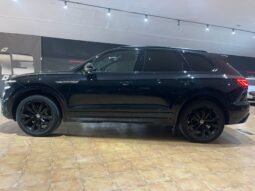 
										VOLKSWAGEN TOUAREG R LINE BLACK EDITION full									