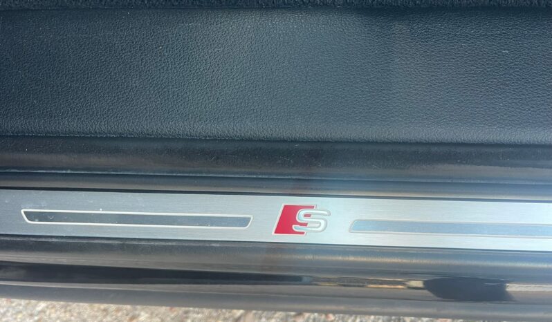 
								AUDI Q7 6.0 TFSI E HYBRID 462 CV full									