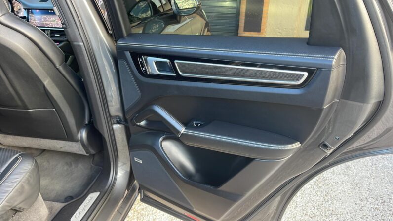 
								PORSCHE CAYENNE COUPE E HYBRID full									