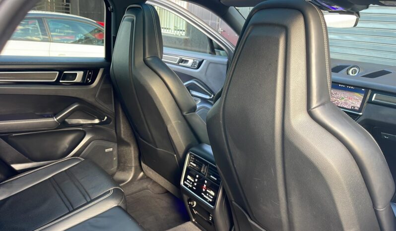 
								PORSCHE CAYENNE COUPE E HYBRID full									