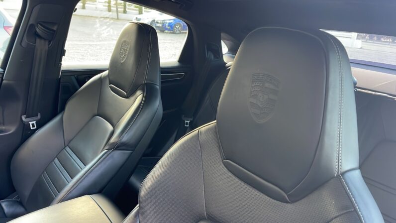 
								PORSCHE CAYENNE COUPE E HYBRID full									