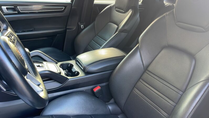 
								PORSCHE CAYENNE COUPE E HYBRID full									