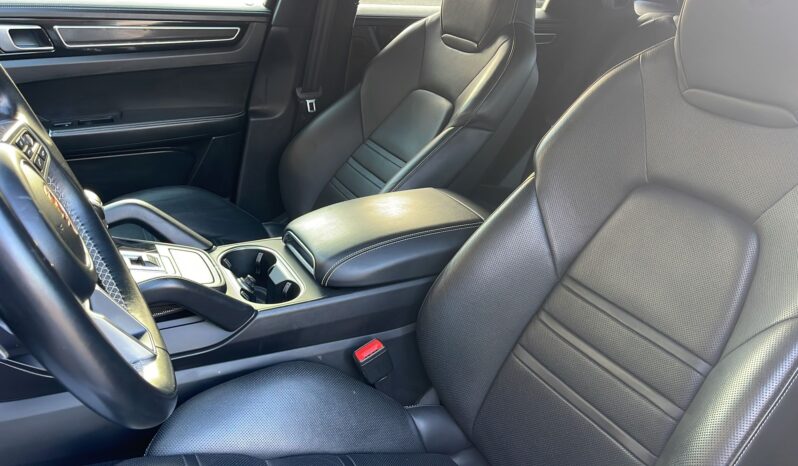 
								PORSCHE CAYENNE COUPE E HYBRID full									