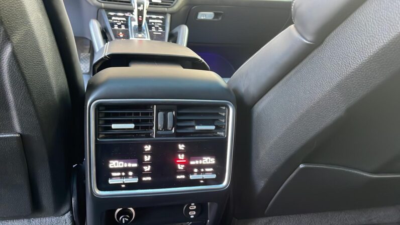 
								PORSCHE CAYENNE COUPE E HYBRID full									