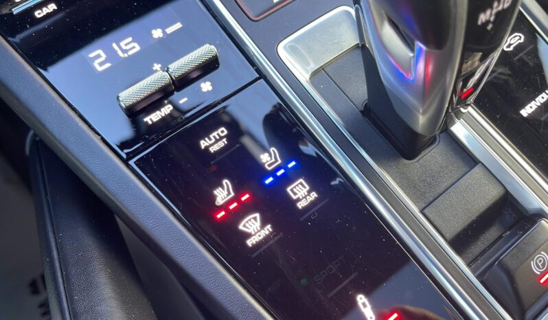 
								PORSCHE CAYENNE COUPE E HYBRID full									