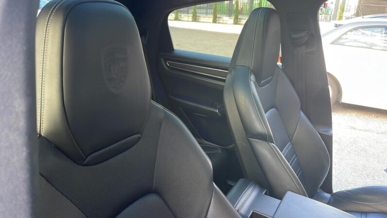 
								PORSCHE CAYENNE COUPE E HYBRID full									