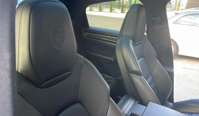 
								PORSCHE CAYENNE COUPE E HYBRID full									