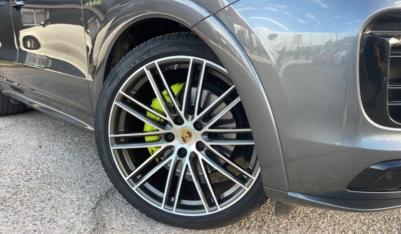 
								PORSCHE CAYENNE COUPE E HYBRID full									