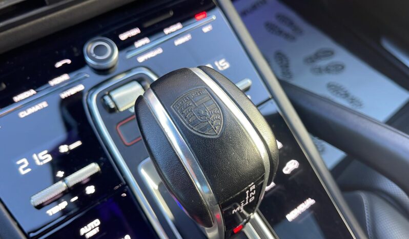 
								PORSCHE CAYENNE COUPE E HYBRID full									