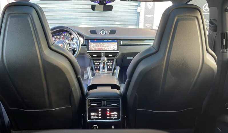 
								PORSCHE CAYENNE COUPE E HYBRID full									