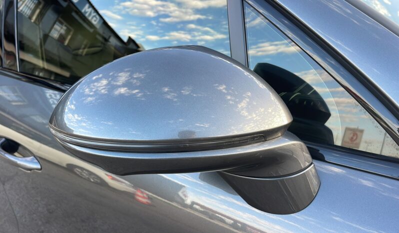 
								PORSCHE CAYENNE COUPE E HYBRID full									