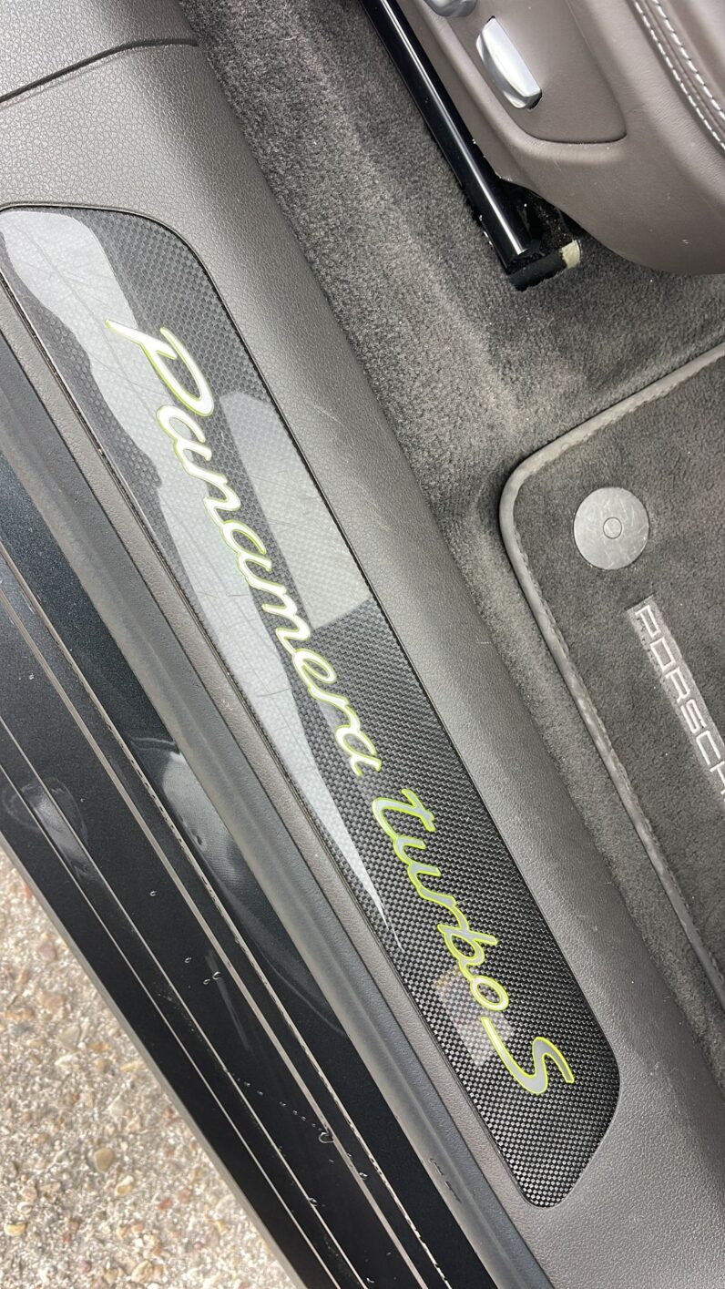 
								PORSCHE PANAMERA TURBO S EXCLUSIVE full									